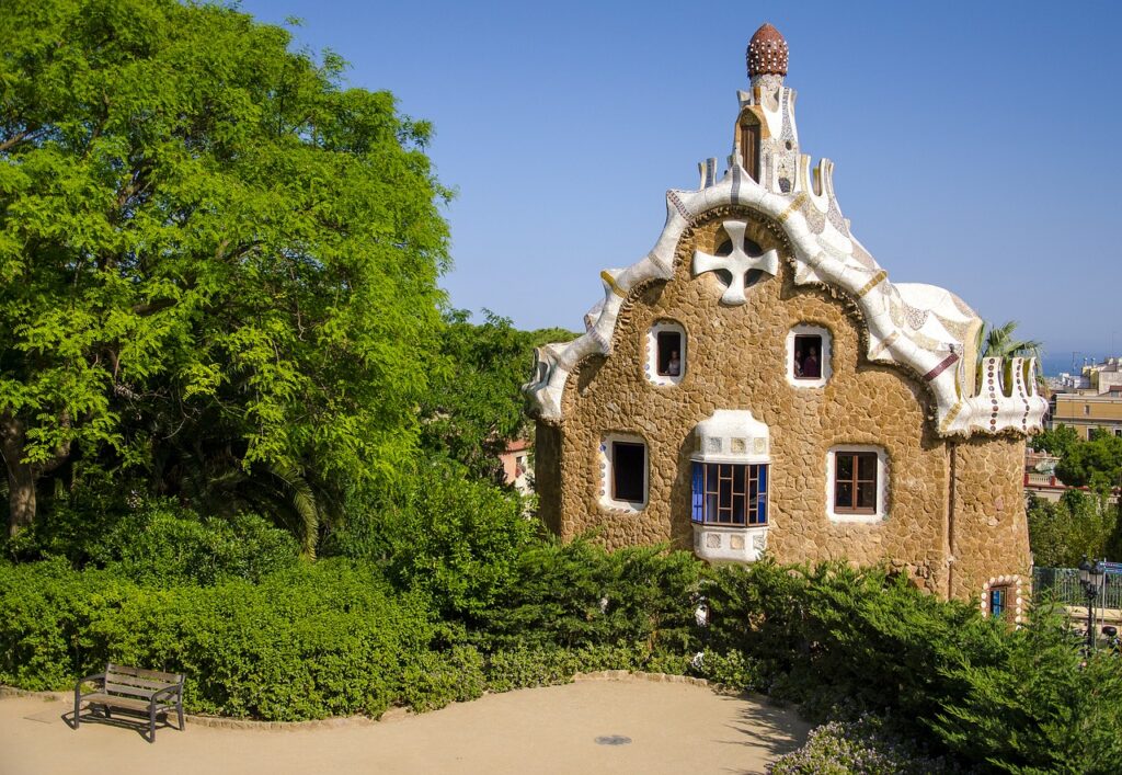 Architecture Gaudi dans le parc Guell à Barcelone