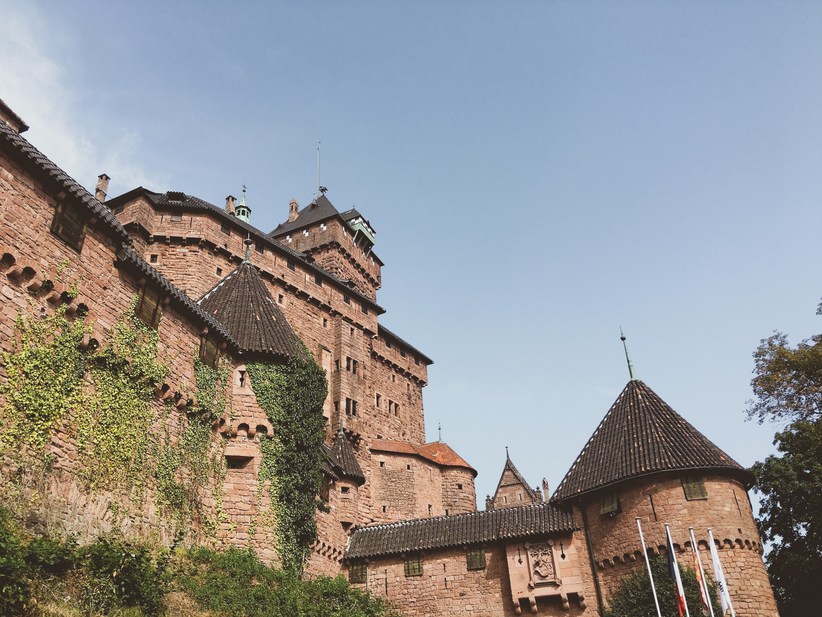 Facade et tour du chateau du Haut-Koenigsbourg