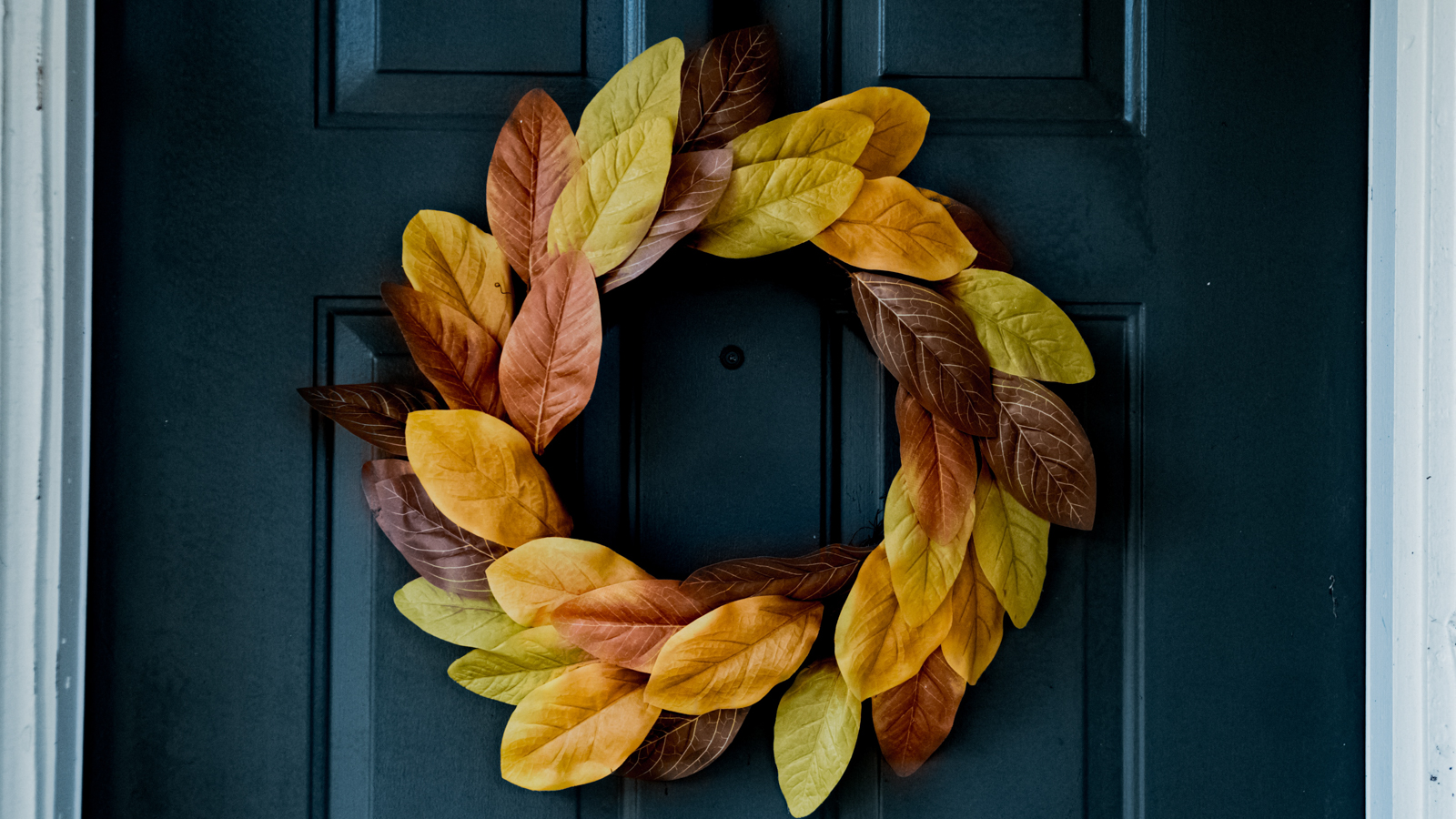 Couronne de feuilles d'automne pour activite manuelle