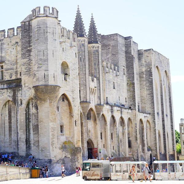 palais-des-papes-avignon