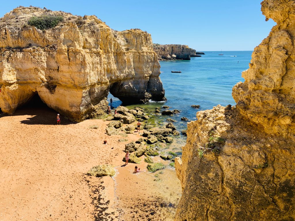 Plage de Praia de Albandeira au Sud du Portugal