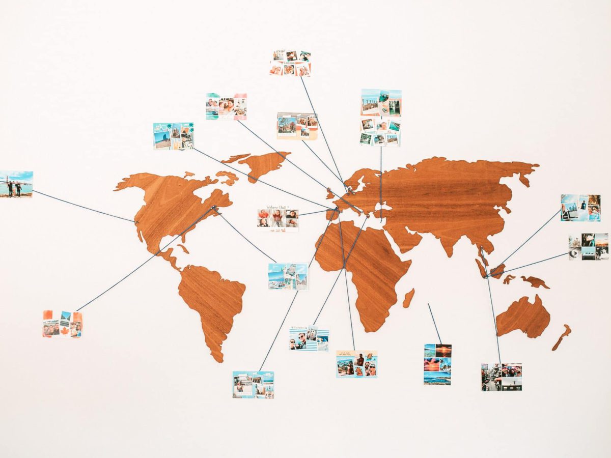 Diy Relier Ses Cartes Postales A Une Carte Du Monde Fizzer